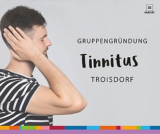 Mensch hält sich die Ohren zu.